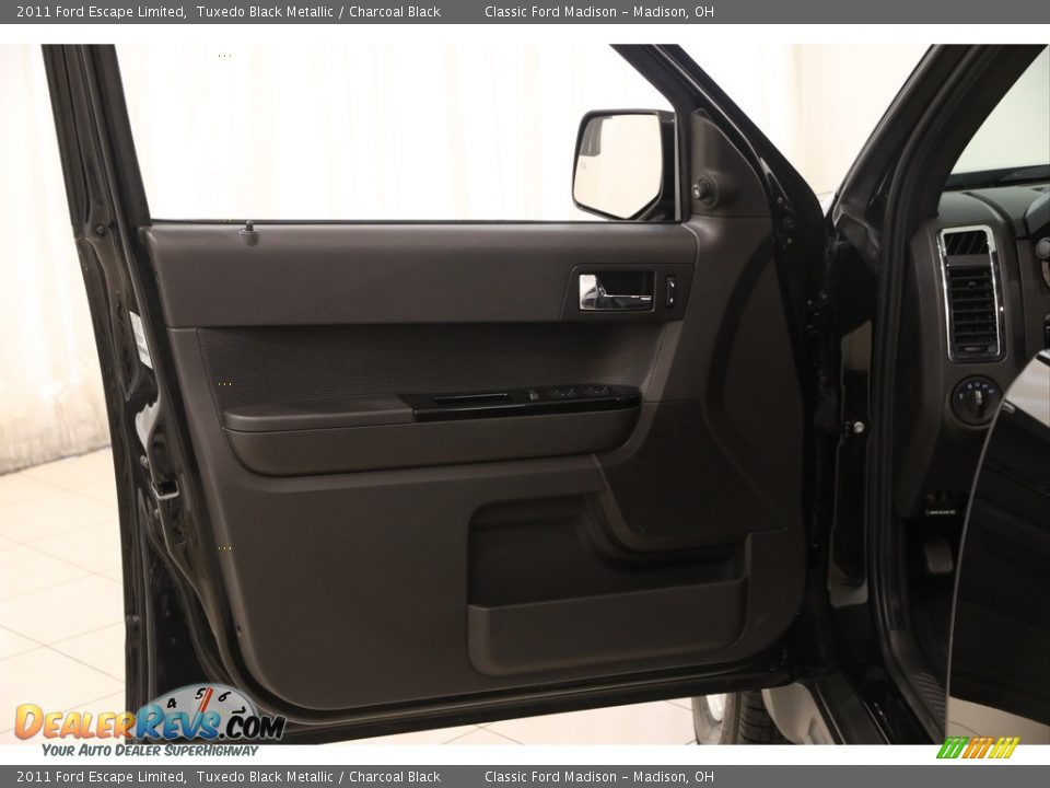 2011 Ford Escape Limited Tuxedo Black Metallic / Charcoal Black Photo #4