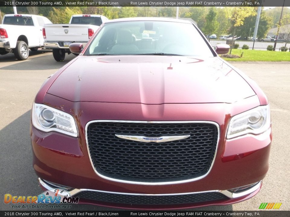 2018 Chrysler 300 Touring AWD Velvet Red Pearl / Black/Linen Photo #8