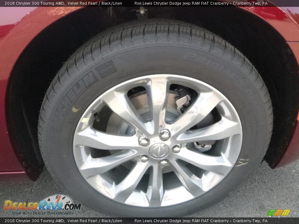 2018 Chrysler 300 Touring AWD Velvet Red Pearl / Black/Linen Photo #9