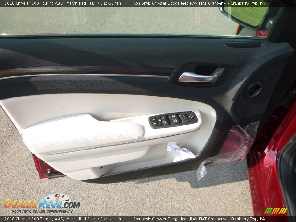 2018 Chrysler 300 Touring AWD Velvet Red Pearl / Black/Linen Photo #14