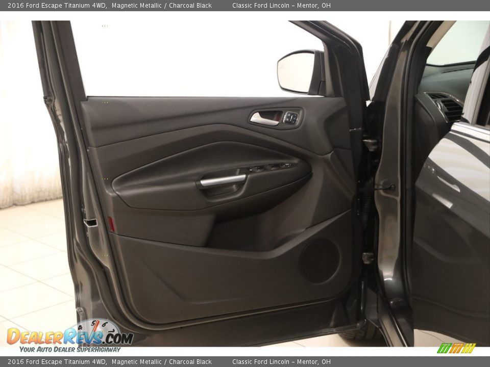 2016 Ford Escape Titanium 4WD Magnetic Metallic / Charcoal Black Photo #4