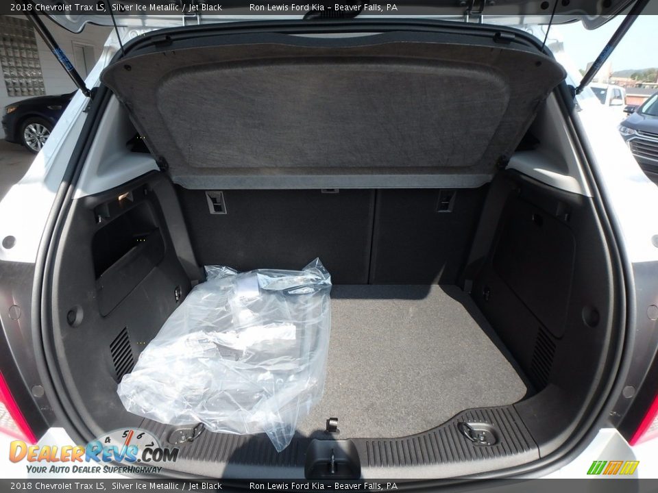 2018 Chevrolet Trax LS Silver Ice Metallic / Jet Black Photo #4