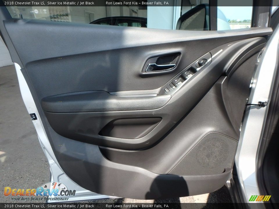 Door Panel of 2018 Chevrolet Trax LS Photo #14