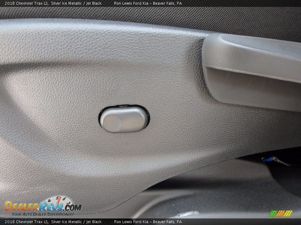 2018 Chevrolet Trax LS Silver Ice Metallic / Jet Black Photo #15