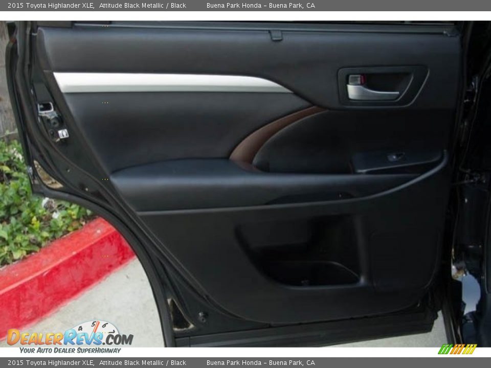 2015 Toyota Highlander XLE Attitude Black Metallic / Black Photo #27