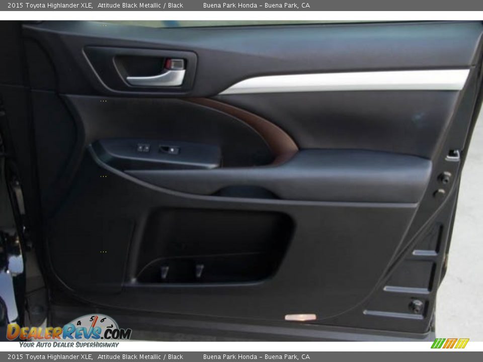 2015 Toyota Highlander XLE Attitude Black Metallic / Black Photo #29