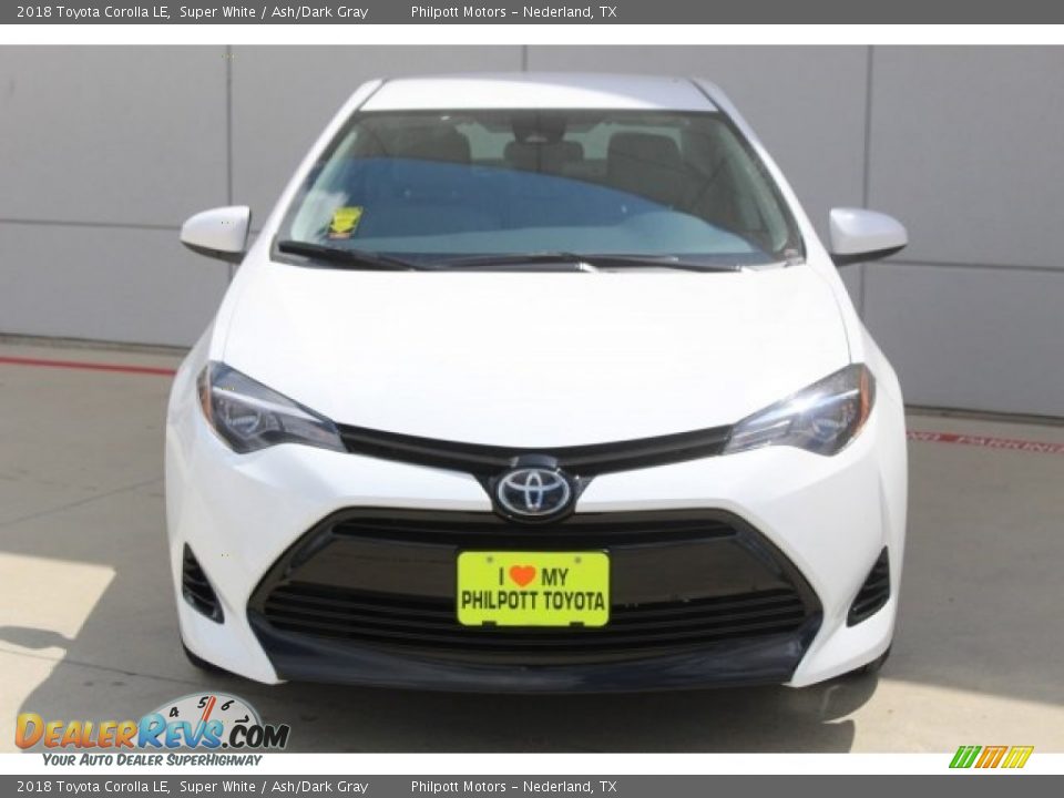 2018 Toyota Corolla LE Super White / Ash/Dark Gray Photo #2