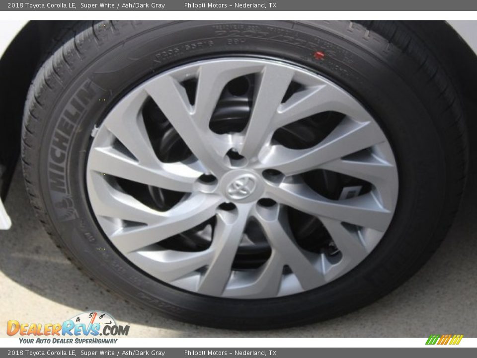2018 Toyota Corolla LE Super White / Ash/Dark Gray Photo #5