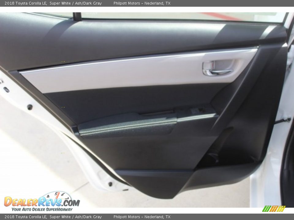 2018 Toyota Corolla LE Super White / Ash/Dark Gray Photo #17