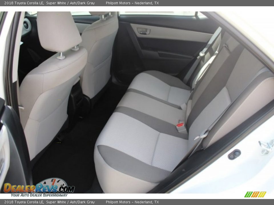 2018 Toyota Corolla LE Super White / Ash/Dark Gray Photo #18