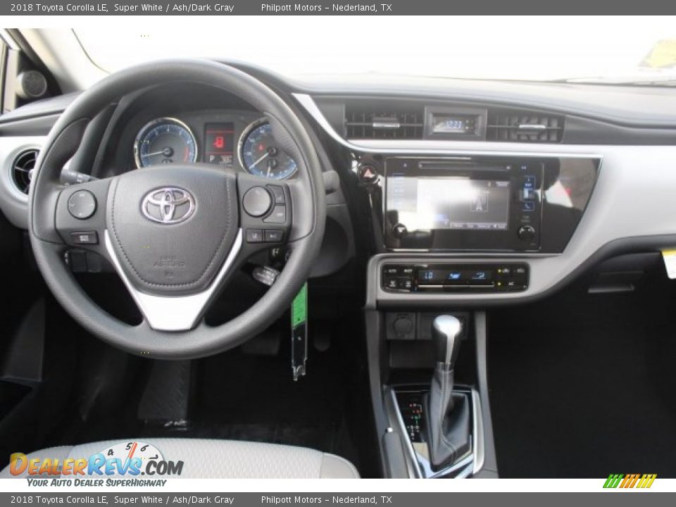2018 Toyota Corolla LE Super White / Ash/Dark Gray Photo #19