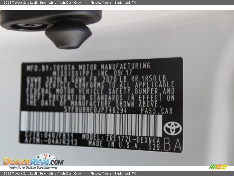 2018 Toyota Corolla LE Super White / Ash/Dark Gray Photo #24