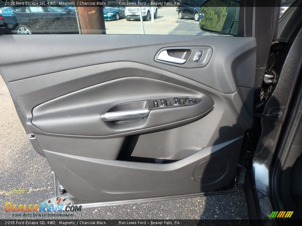 Door Panel of 2018 Ford Escape SEL 4WD Photo #14