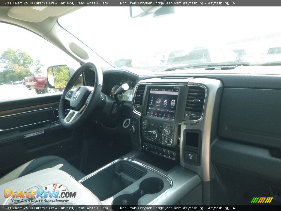 2018 Ram 2500 Laramie Crew Cab 4x4 Pearl White / Black Photo #11