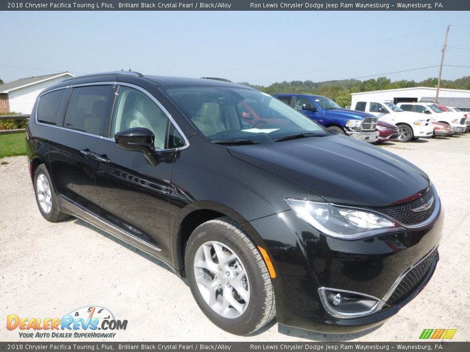 Front 3/4 View of 2018 Chrysler Pacifica Touring L Plus Photo #7