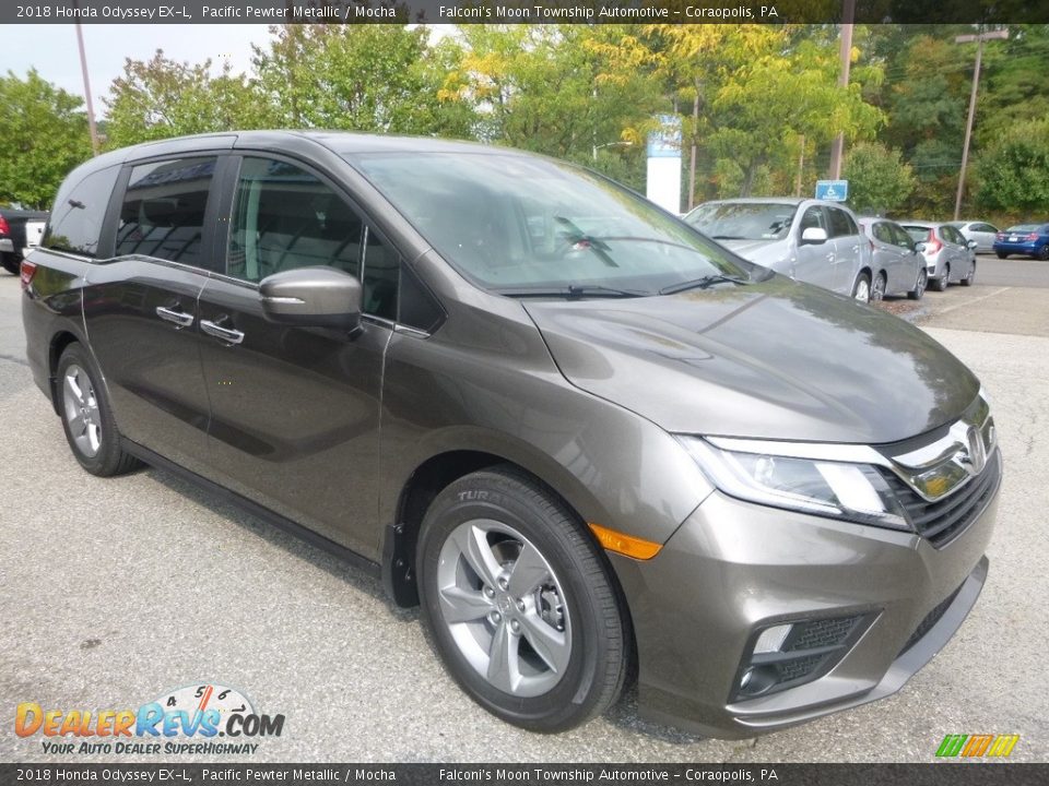 Front 3/4 View of 2018 Honda Odyssey EX-L Photo #5