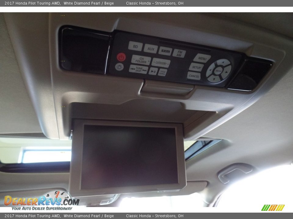 2017 Honda Pilot Touring AWD White Diamond Pearl / Beige Photo #17