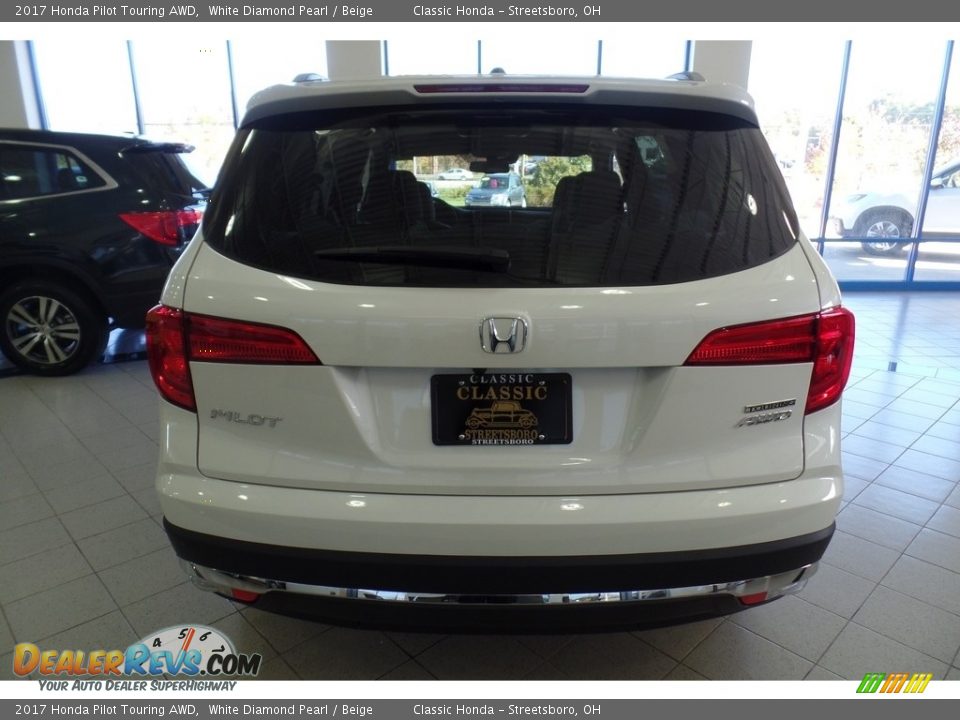 2017 Honda Pilot Touring AWD White Diamond Pearl / Beige Photo #4