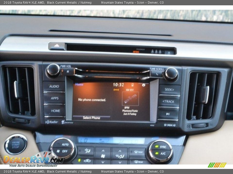Controls of 2018 Toyota RAV4 XLE AWD Photo #6