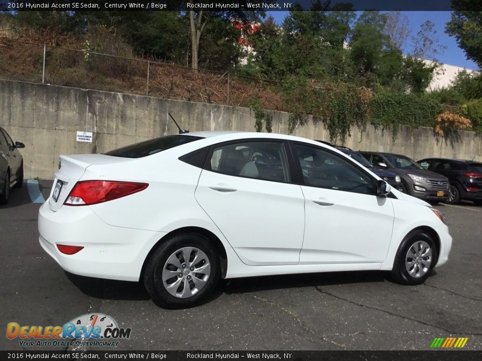 2016 Hyundai Accent SE Sedan Century White / Beige Photo #4