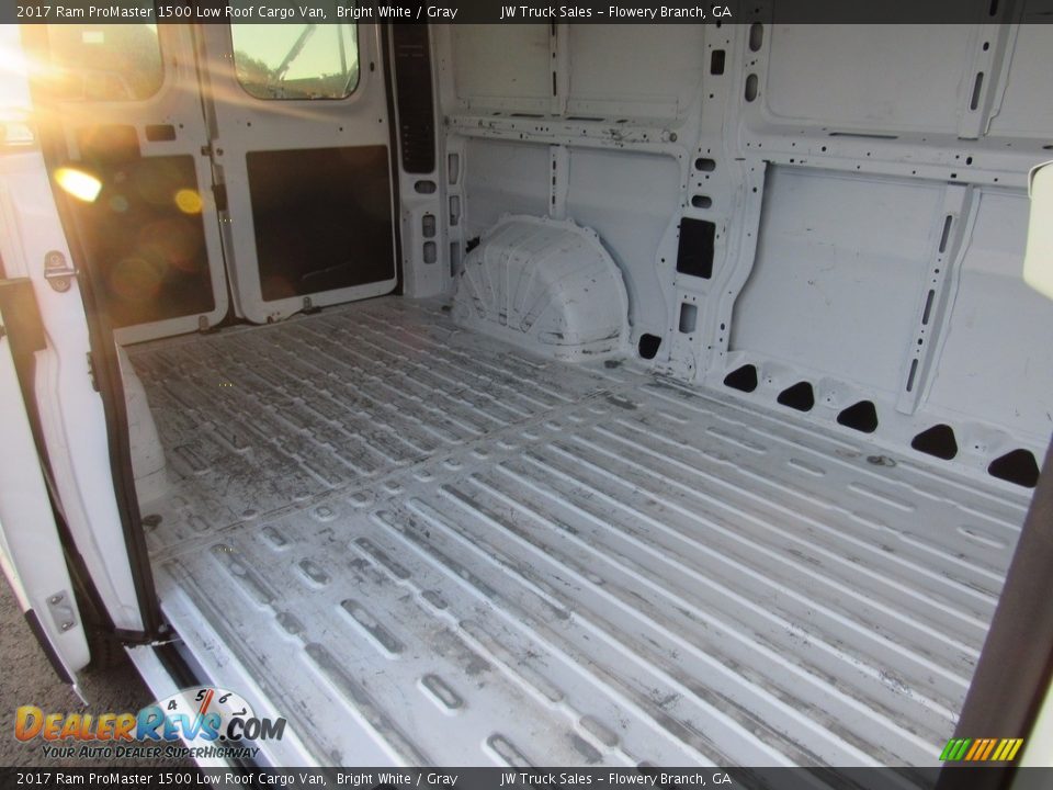 2017 Ram ProMaster 1500 Low Roof Cargo Van Bright White / Gray Photo #31