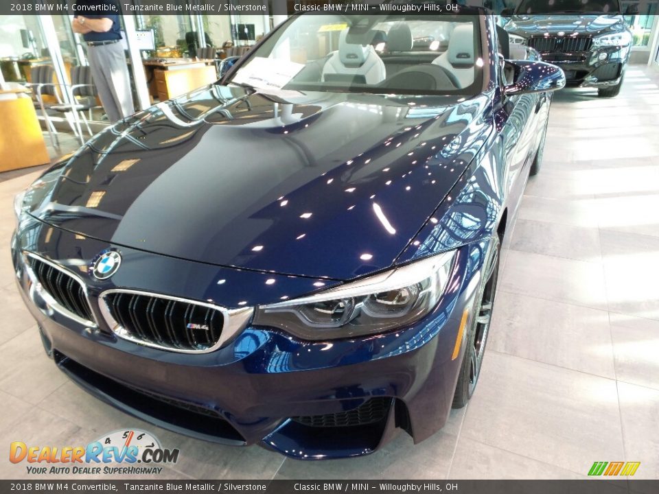 Front 3/4 View of 2018 BMW M4 Convertible Photo #3