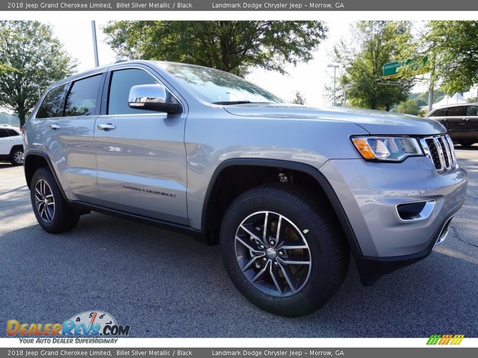 Front 3/4 View of 2018 Jeep Grand Cherokee Limited Photo #4