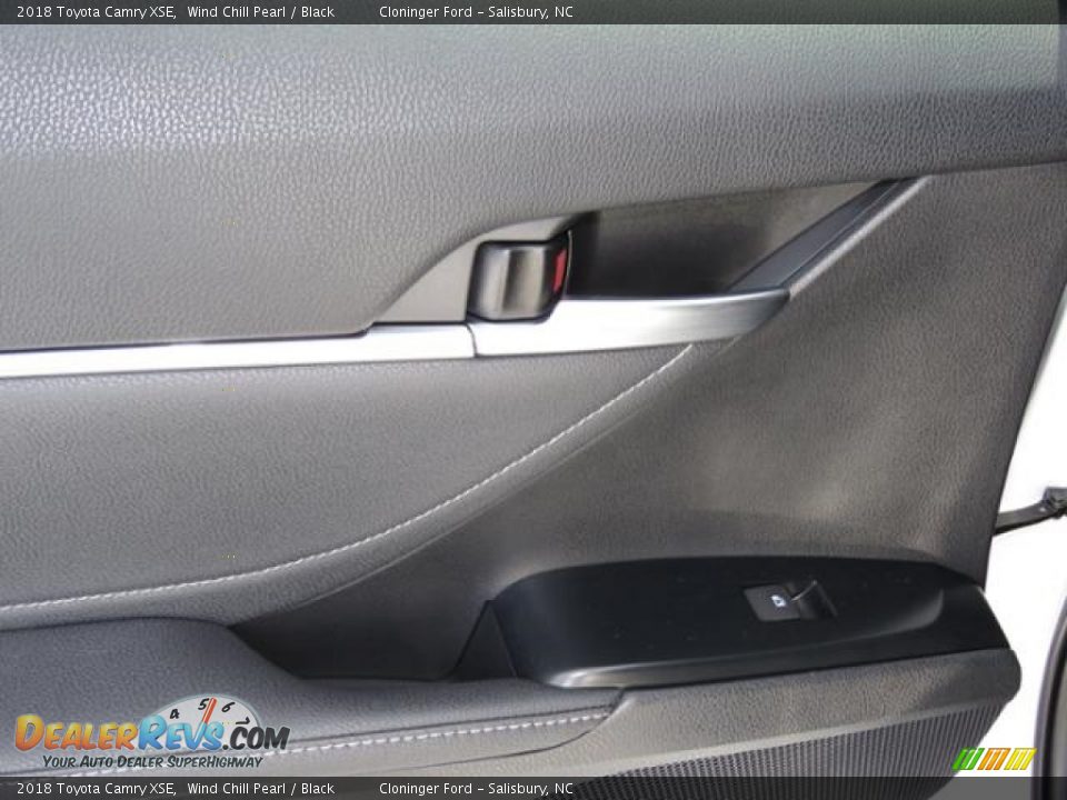 2018 Toyota Camry XSE Wind Chill Pearl / Black Photo #10