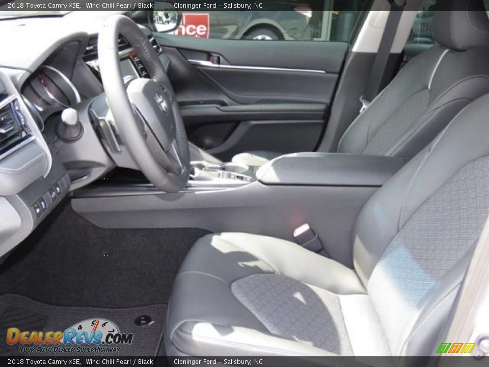 2018 Toyota Camry XSE Wind Chill Pearl / Black Photo #11