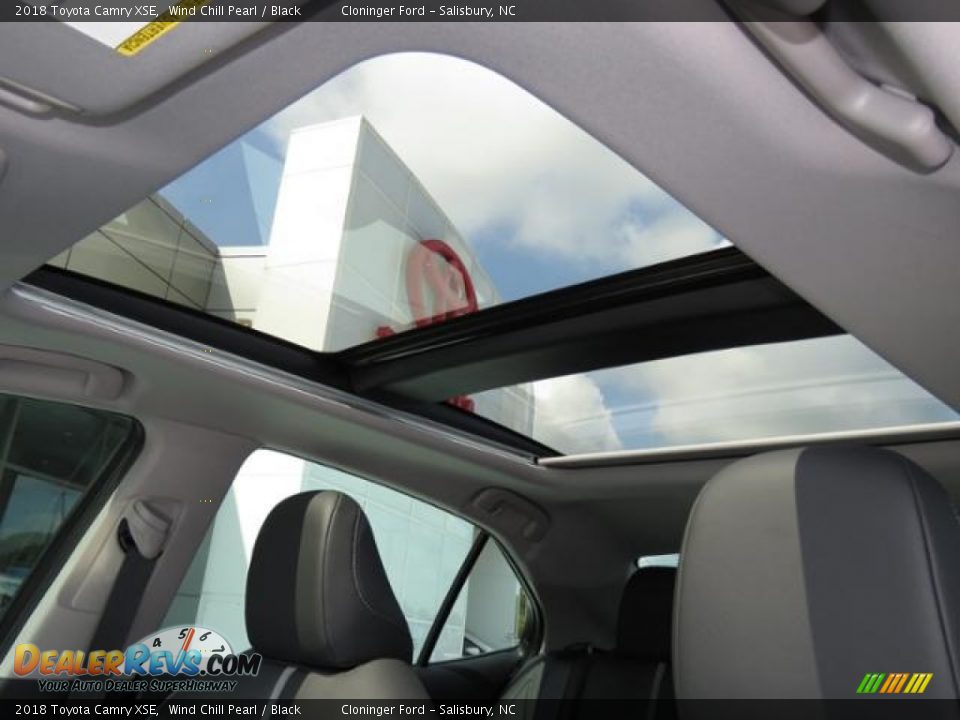 2018 Toyota Camry XSE Wind Chill Pearl / Black Photo #14