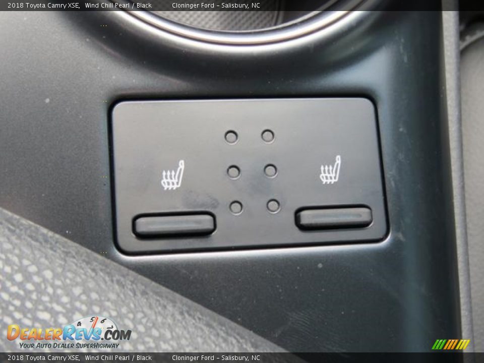 2018 Toyota Camry XSE Wind Chill Pearl / Black Photo #19