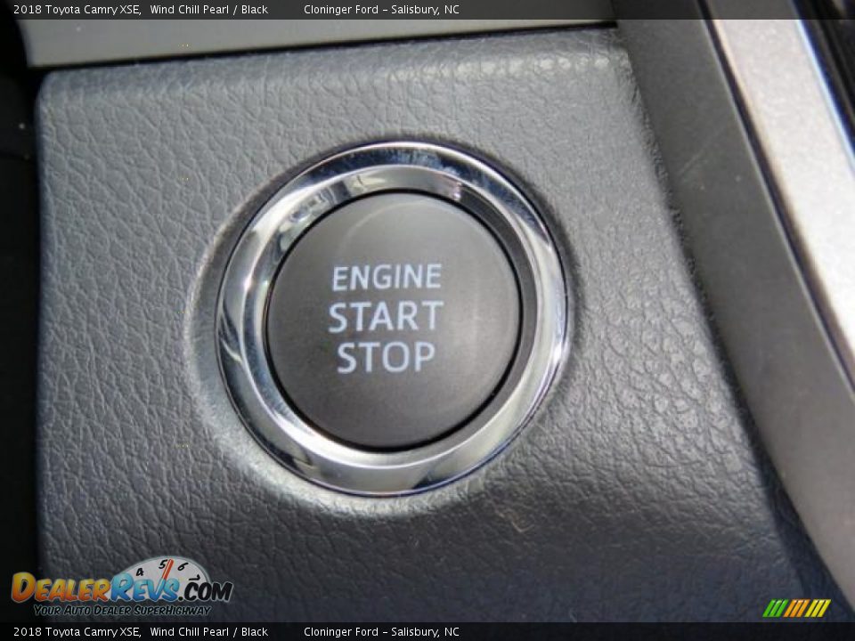 2018 Toyota Camry XSE Wind Chill Pearl / Black Photo #20