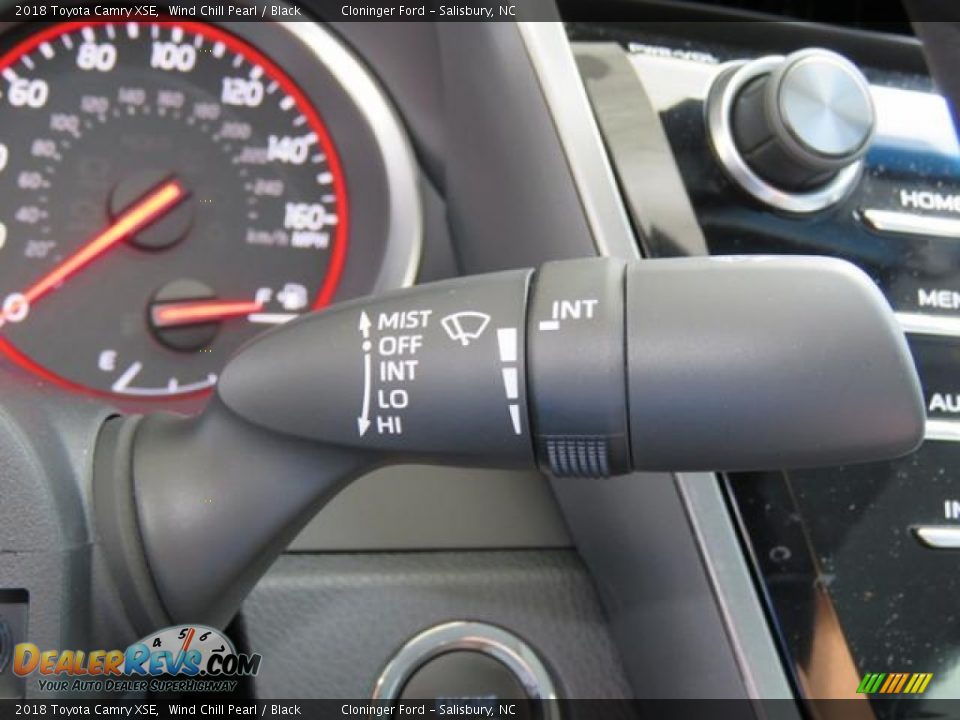 2018 Toyota Camry XSE Wind Chill Pearl / Black Photo #24
