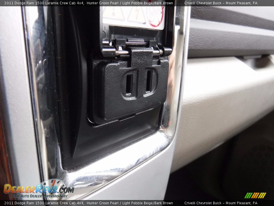 2011 Dodge Ram 1500 Laramie Crew Cab 4x4 Hunter Green Pearl / Light Pebble Beige/Bark Brown Photo #32