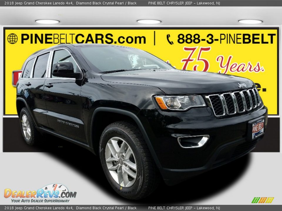 2018 Jeep Grand Cherokee Laredo 4x4 Diamond Black Crystal Pearl / Black Photo #1