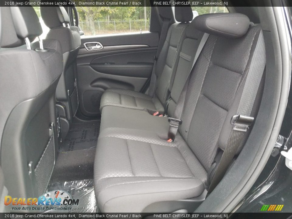 2018 Jeep Grand Cherokee Laredo 4x4 Diamond Black Crystal Pearl / Black Photo #6