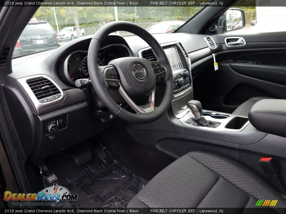 2018 Jeep Grand Cherokee Laredo 4x4 Diamond Black Crystal Pearl / Black Photo #7