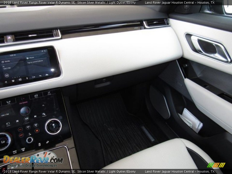 2018 Land Rover Range Rover Velar R Dynamic SE Silicon Silver Metallic / Light Oyster/Ebony Photo #14
