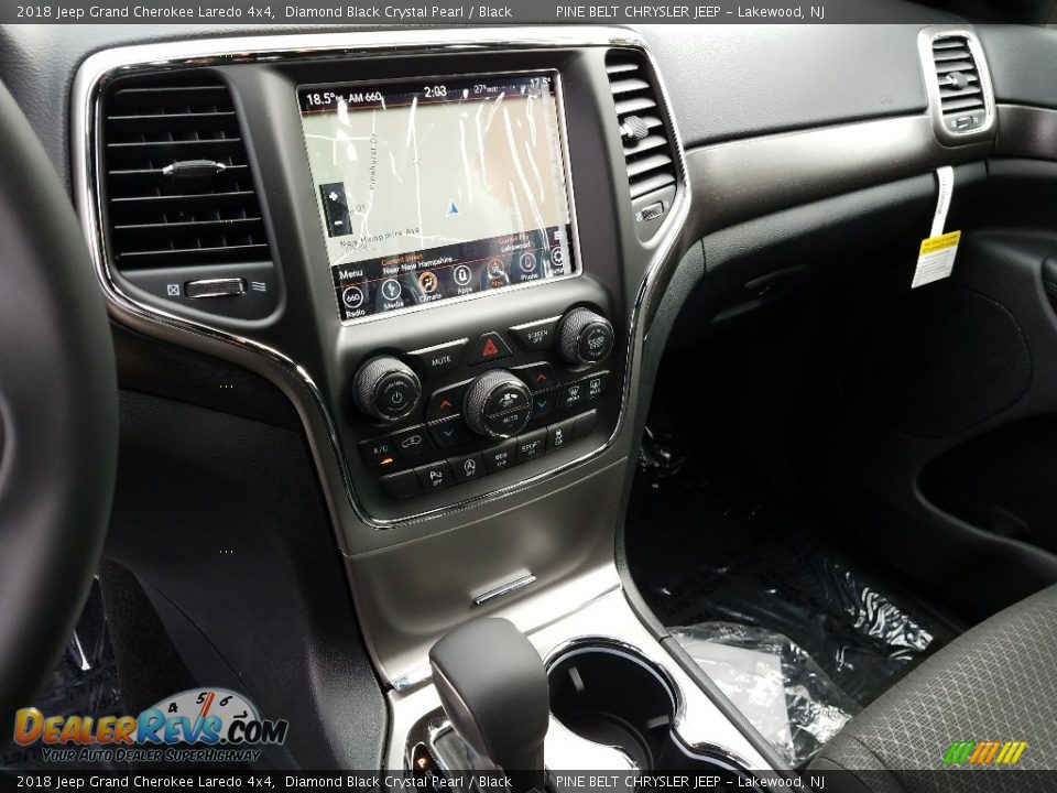 2018 Jeep Grand Cherokee Laredo 4x4 Diamond Black Crystal Pearl / Black Photo #10
