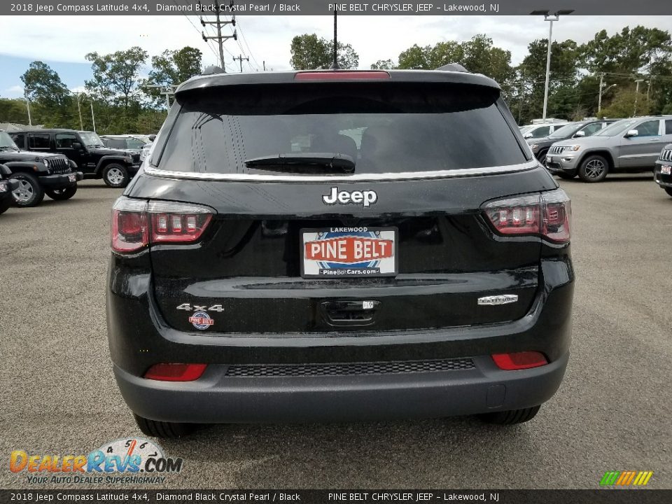 2018 Jeep Compass Latitude 4x4 Diamond Black Crystal Pearl / Black Photo #5
