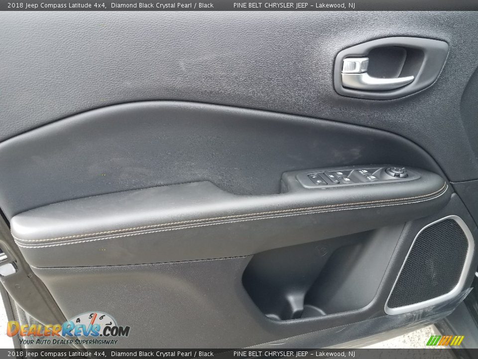 2018 Jeep Compass Latitude 4x4 Diamond Black Crystal Pearl / Black Photo #7