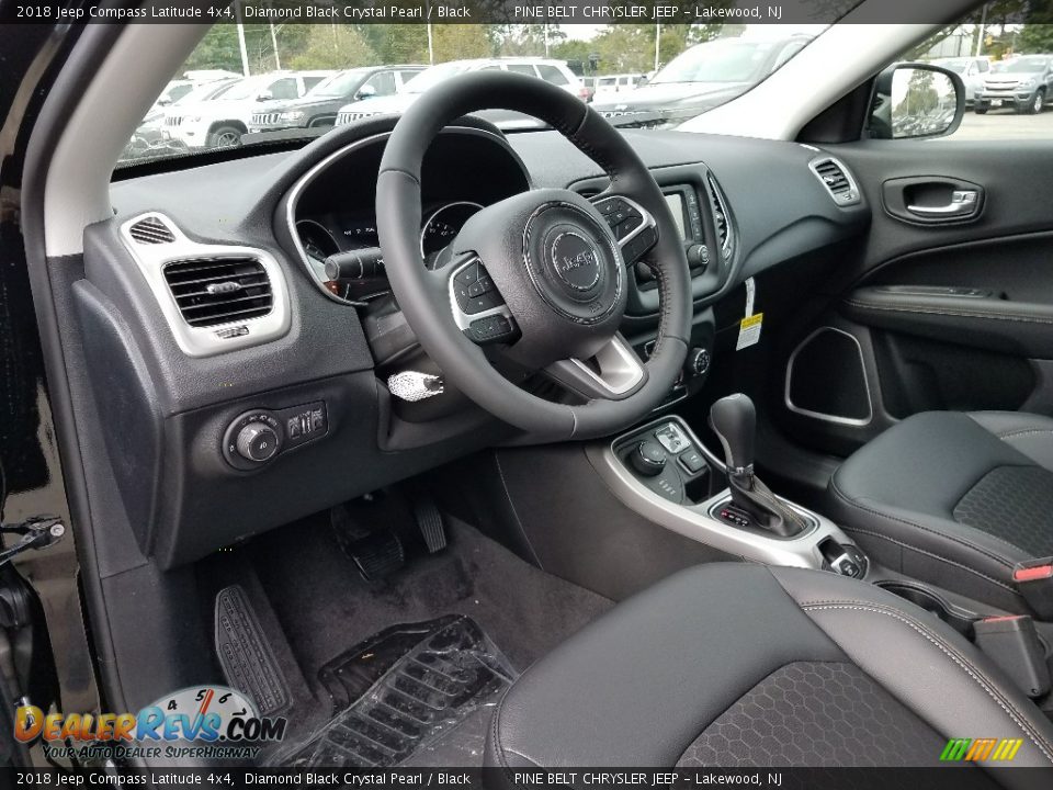 2018 Jeep Compass Latitude 4x4 Diamond Black Crystal Pearl / Black Photo #8
