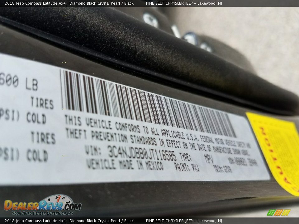 2018 Jeep Compass Latitude 4x4 Diamond Black Crystal Pearl / Black Photo #9