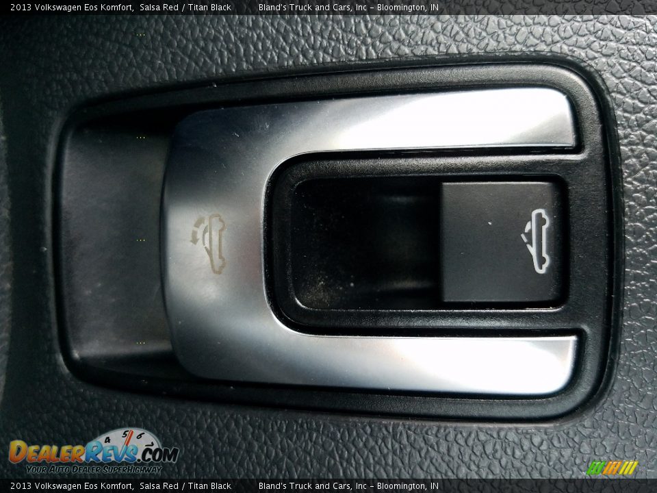 2013 Volkswagen Eos Komfort Salsa Red / Titan Black Photo #24