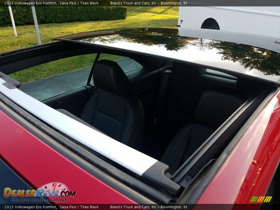 2013 Volkswagen Eos Komfort Salsa Red / Titan Black Photo #25