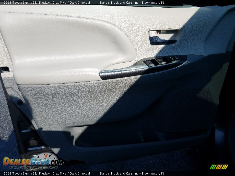 2013 Toyota Sienna SE Predawn Gray Mica / Dark Charcoal Photo #11
