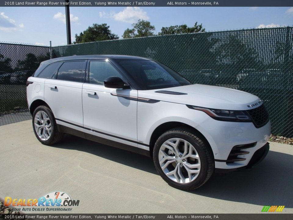Front 3/4 View of 2018 Land Rover Range Rover Velar First Edition Photo #1