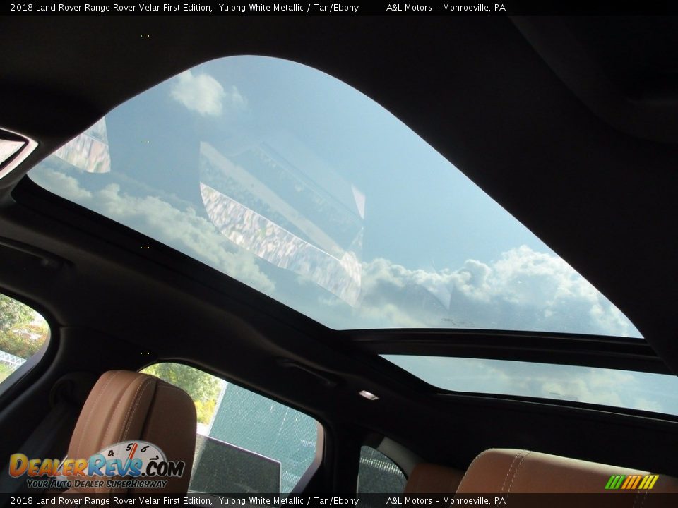 2018 Land Rover Range Rover Velar First Edition Yulong White Metallic / Tan/Ebony Photo #10