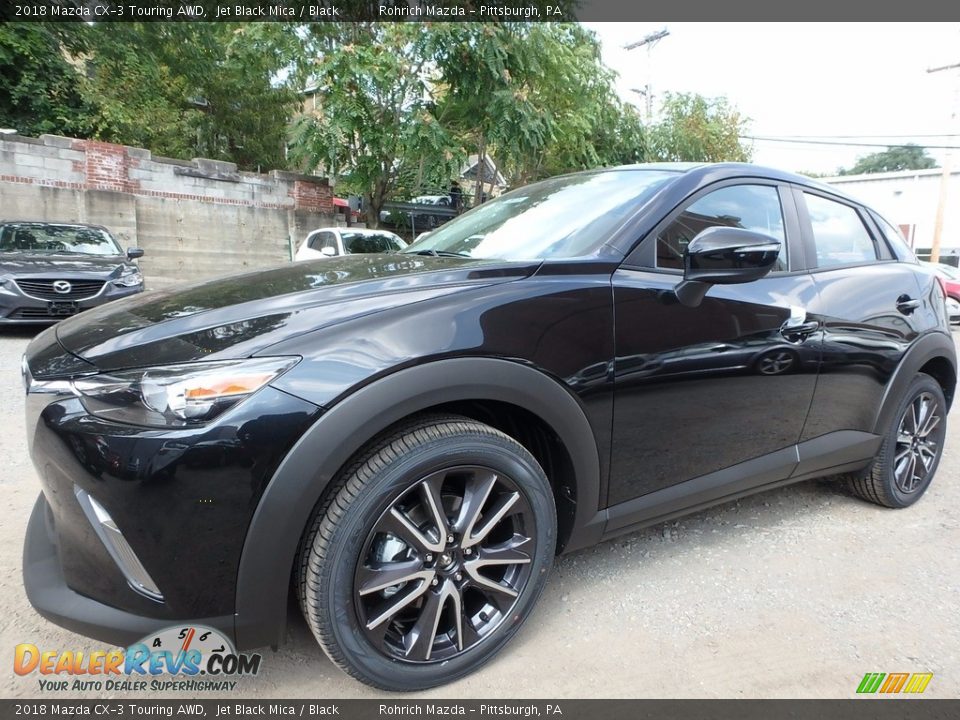 Front 3/4 View of 2018 Mazda CX-3 Touring AWD Photo #4