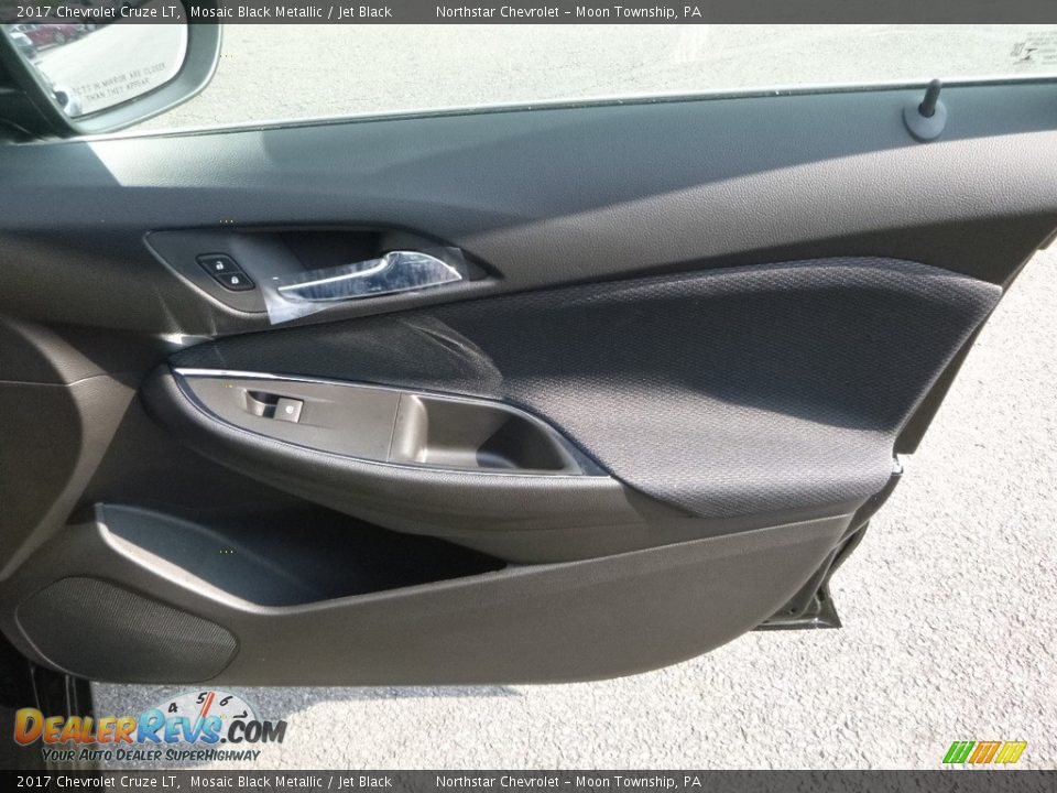 2017 Chevrolet Cruze LT Mosaic Black Metallic / Jet Black Photo #10